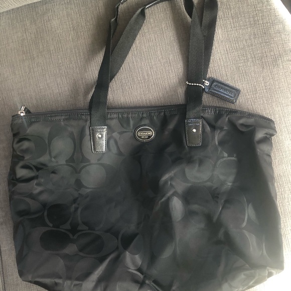 Perfect condition Coach tote- with zipper - Picture 3 of 5